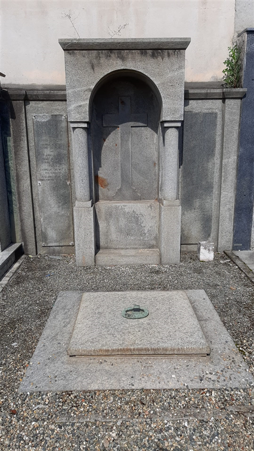 Avviso pubblicazione di bando per l'assegnazione in concessione di area e relativa tomba di famiglia tipo cripta n. 25 nel cimitero comunale